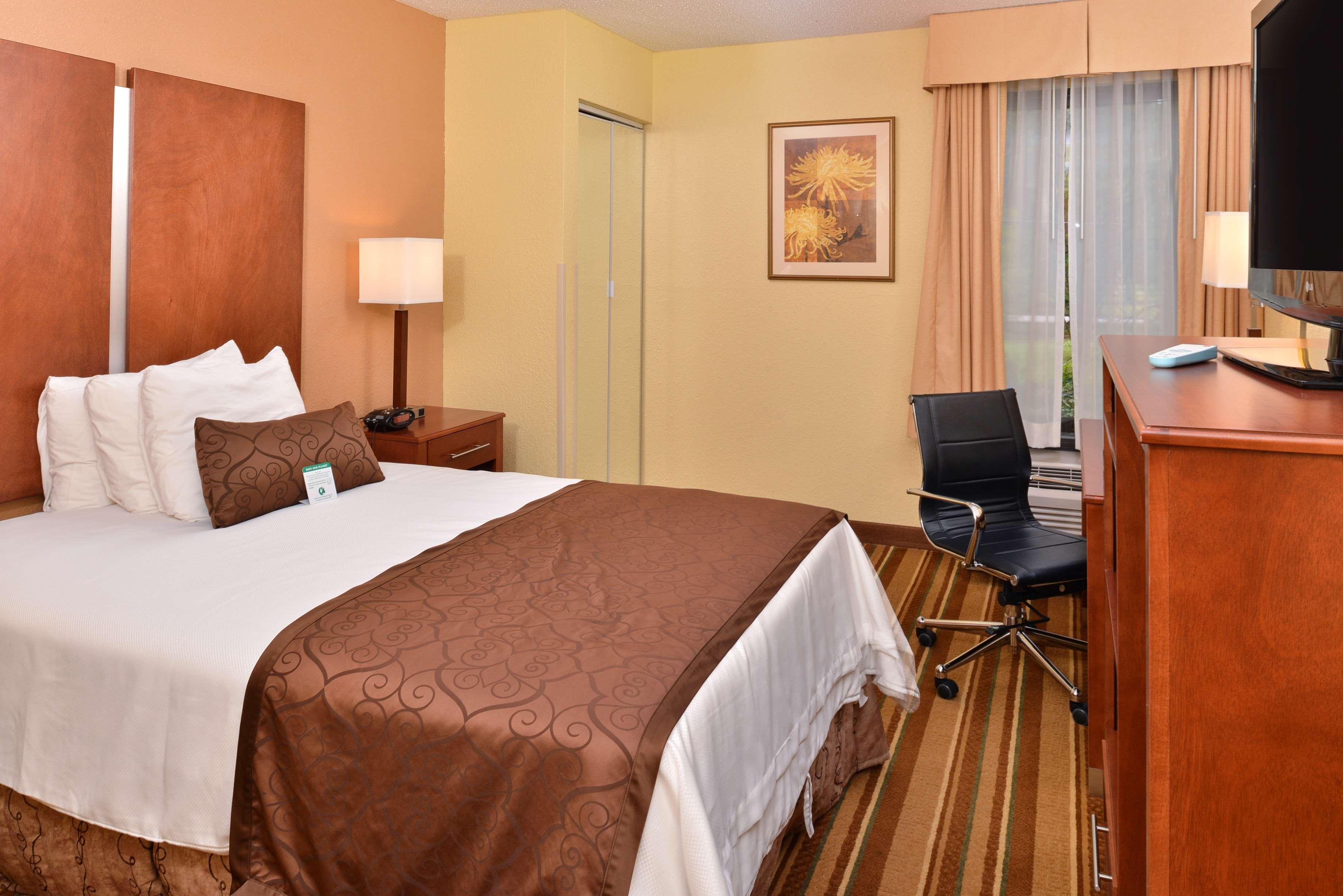 Best Western Plus Richmond Сандстън Екстериор снимка