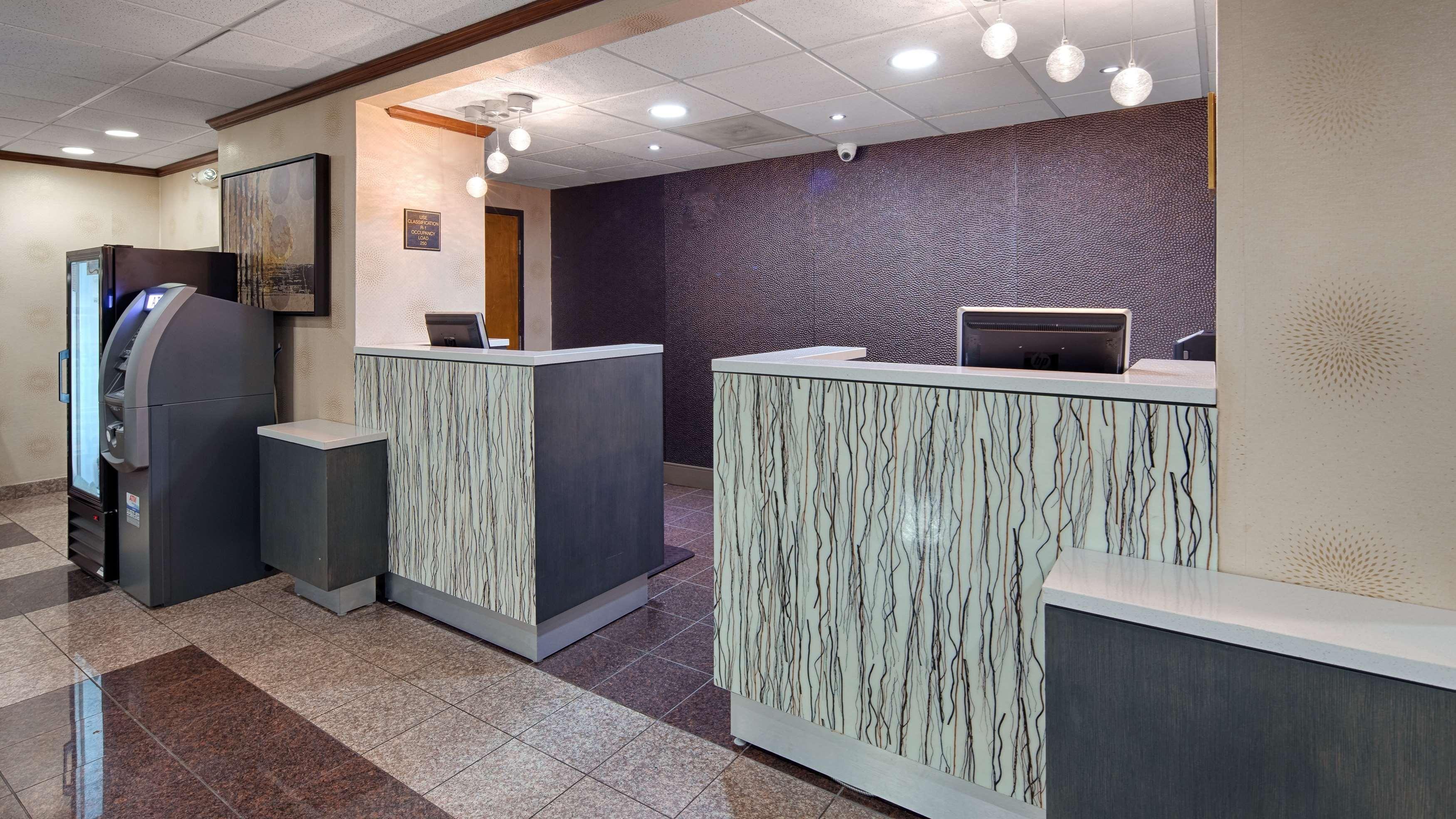 Best Western Plus Richmond Сандстън Екстериор снимка