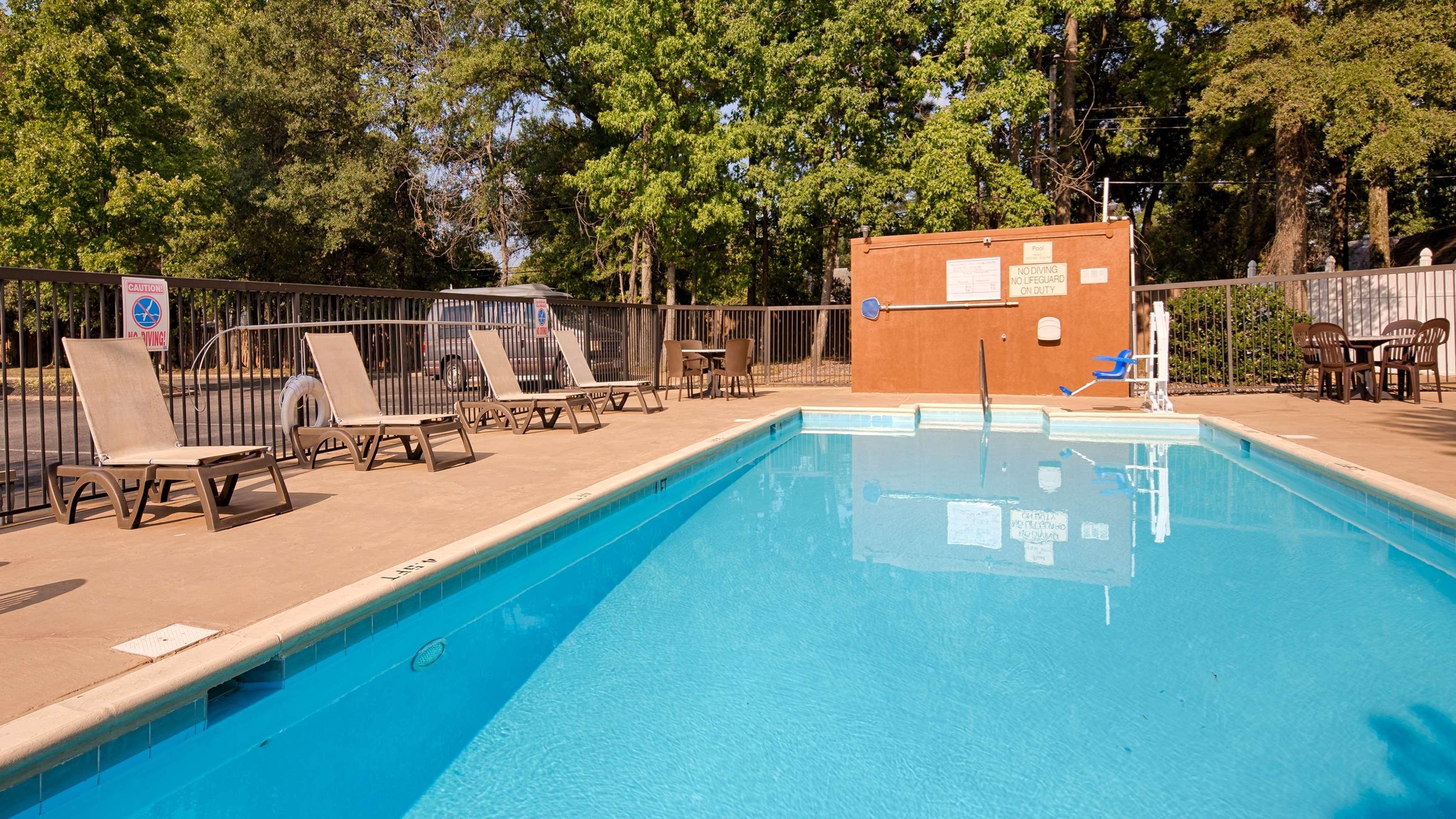 Best Western Plus Richmond Сандстън Екстериор снимка