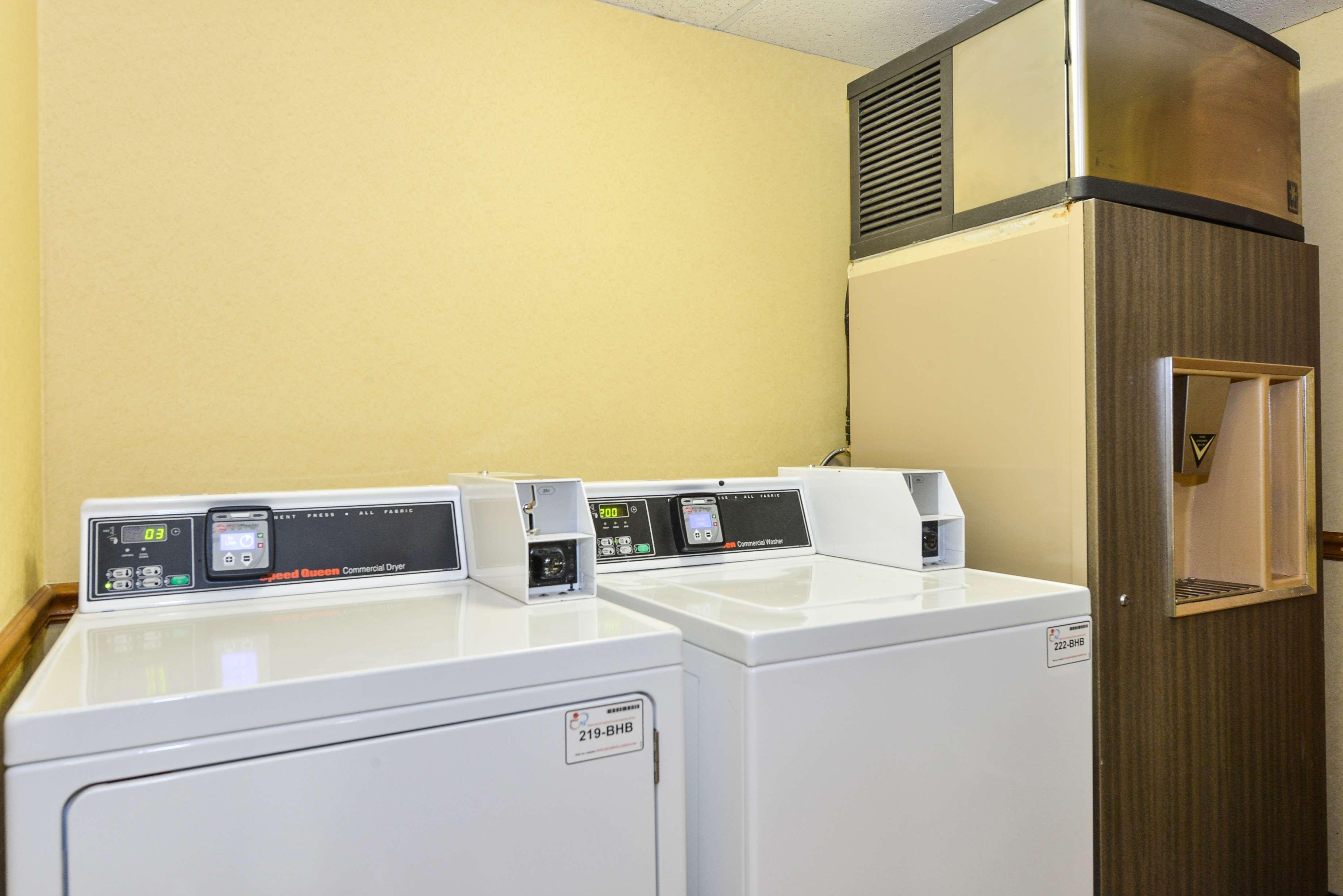 Best Western Plus Richmond Сандстън Екстериор снимка