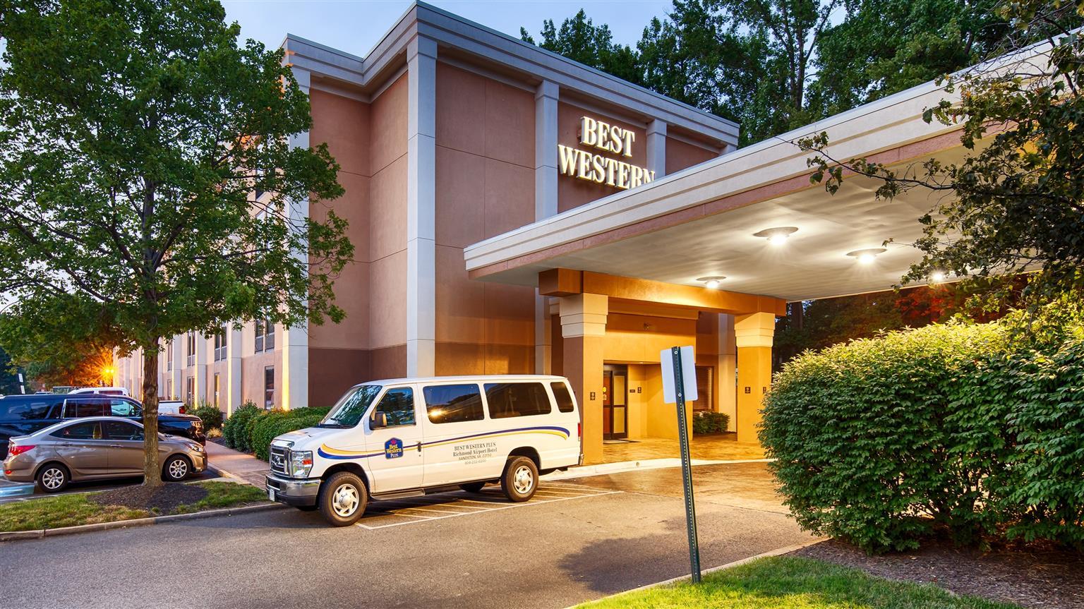 Best Western Plus Richmond Сандстън Екстериор снимка